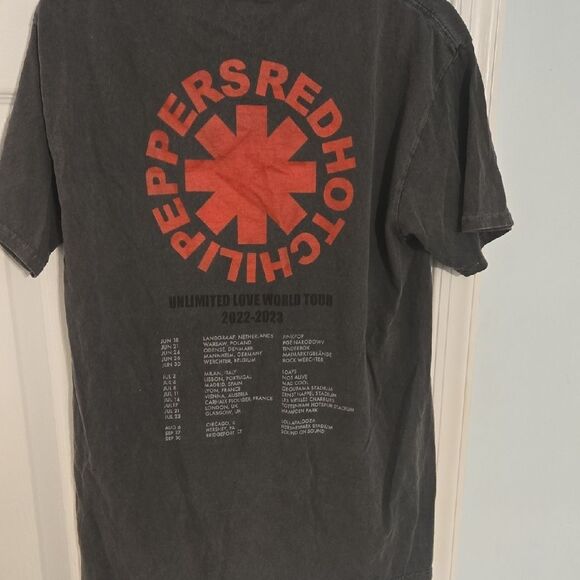 Red Hot Chili Peppers Graphic T-Shirt - Size Small Mens - Picture 8 of 9